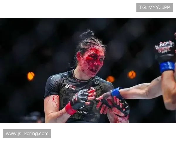 UFC重击震碎地板音效：极限搏击的震撼瞬间再现